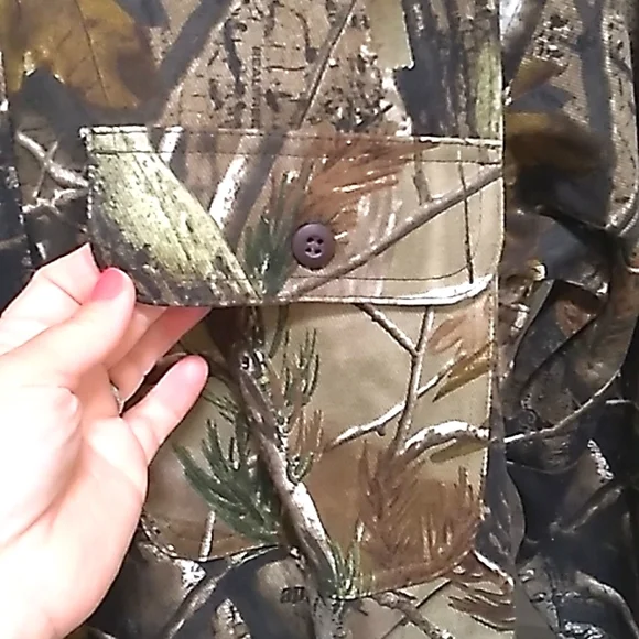 Cabela's Realtree Camo Button Down Shirt. Size Medium NWT - Picture 6 of 11